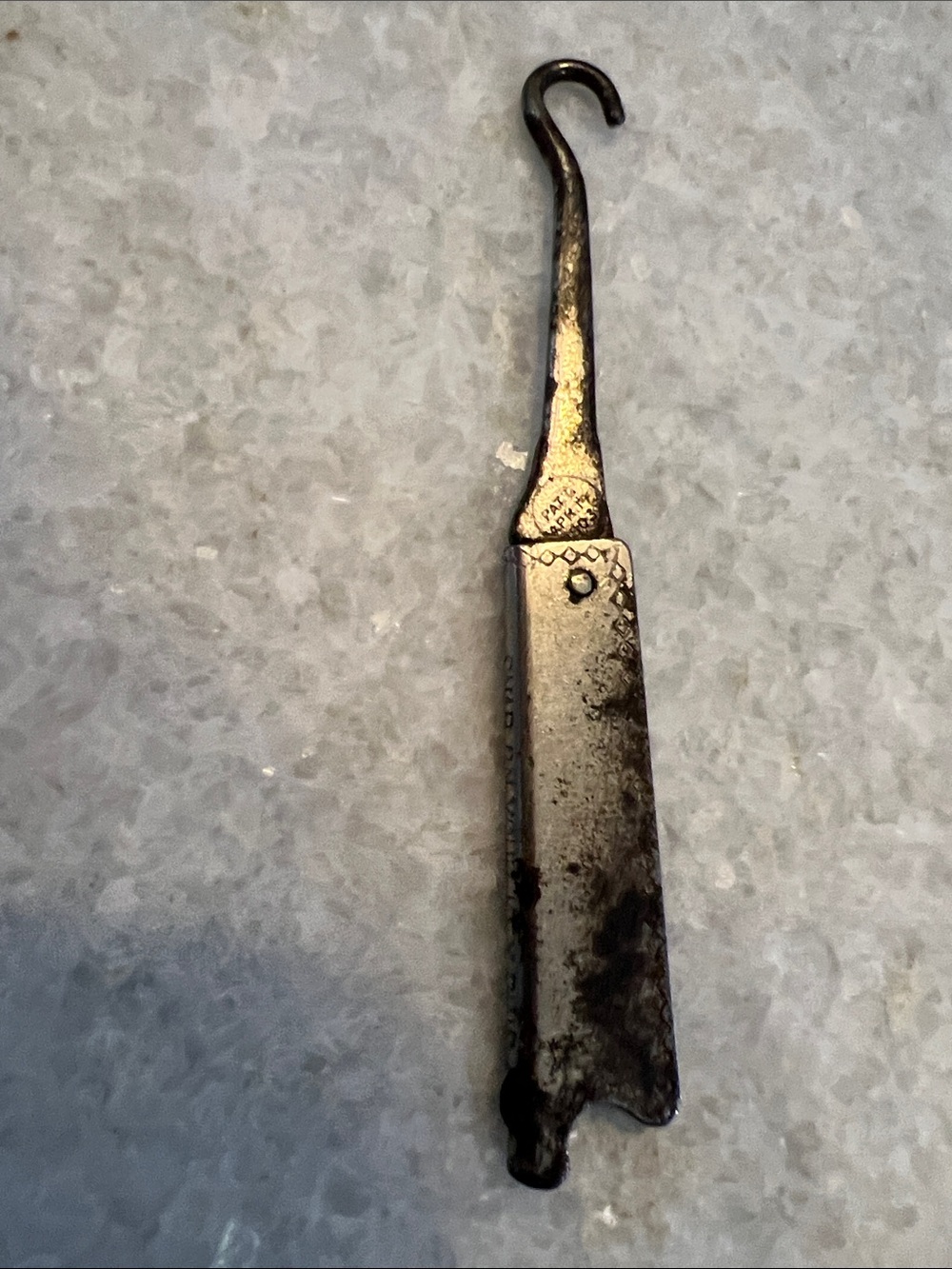 Antique 1900’s button fasteners and bottle opener - Picture 12 of 15